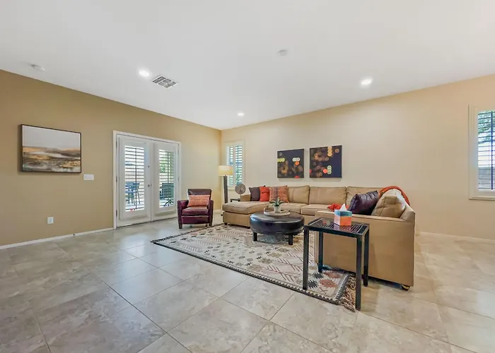 Isaiah Gilbert Holiday home *